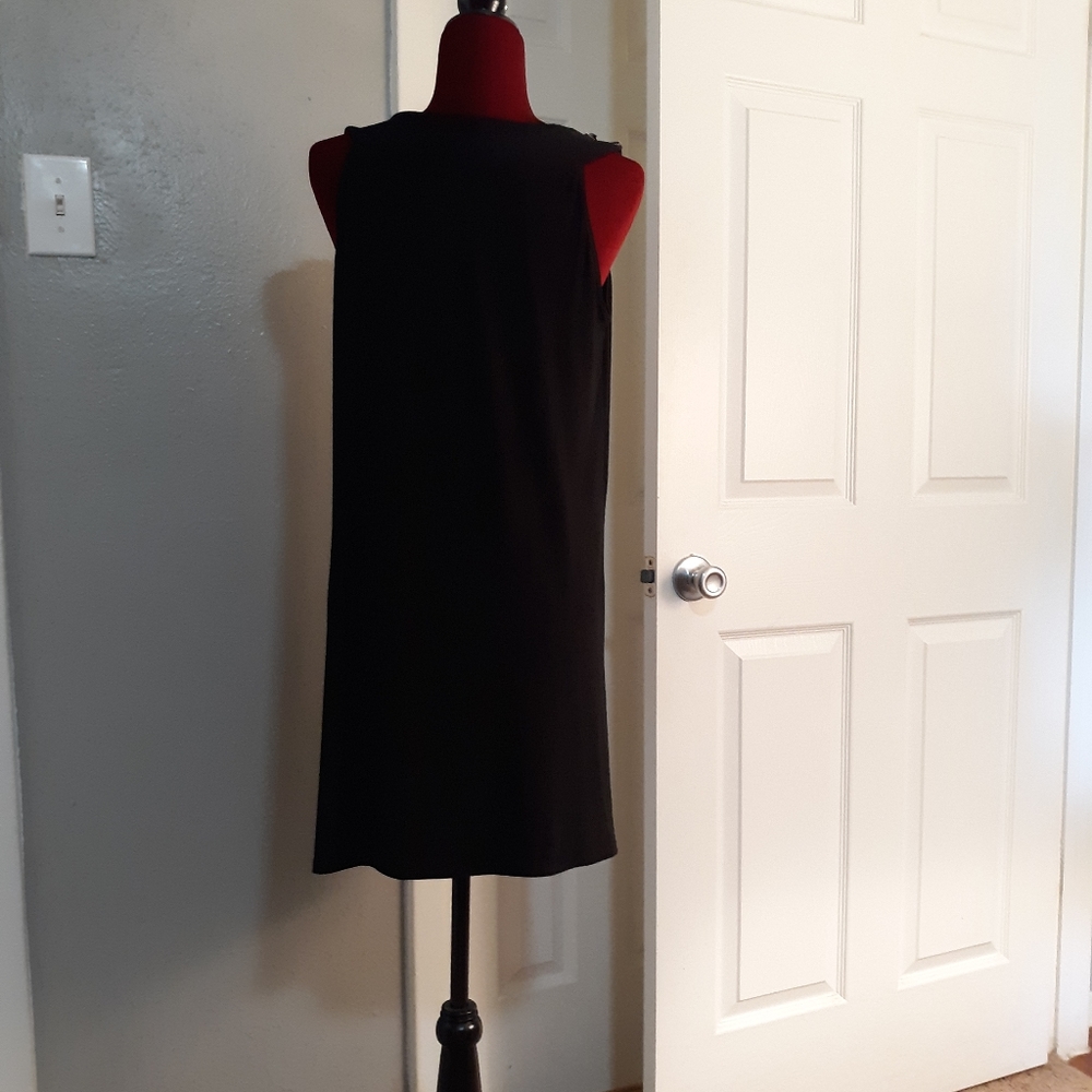 ZIPPER NECKLINE SHIFT DRESS - Picture 6 of 7